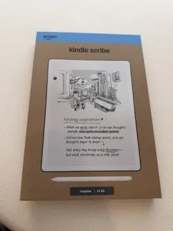 Nuovissimo Kindle Scribe 32 GB con luce frontale ultimo modello penna premium