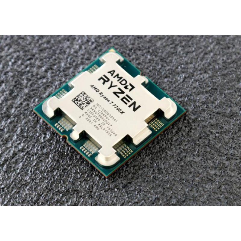 Amd ryzen 7700x processore 8 core/16 thread sfrenati architettura zen 4 40 mb l3 cache 105 w 4.5 ghz tdp fino a 5.4 ghz frequenza boost socket amd 5 ddr5 e pcie 5.0