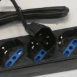 Legrand multipresa pdu per rack 3 prese standard con cavo e connettore maschio iec c14 conf 5 pz.