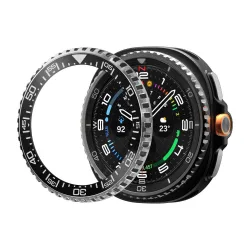 Cornice di Protezione Spigen Tune Pro Diver per Samsung Galaxy Watch8 Classic, Nera ACS10016