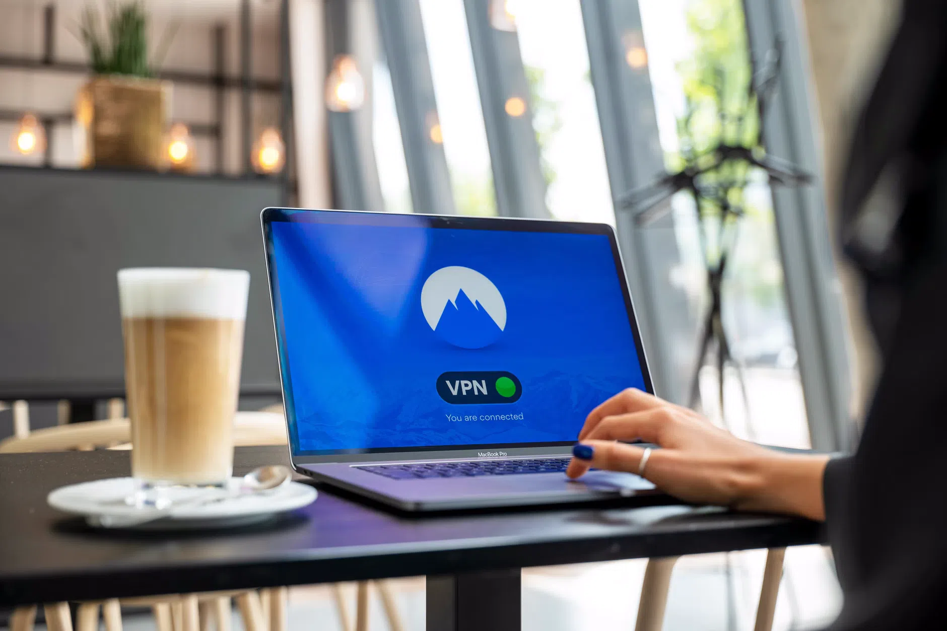 Surfshark VPN, nuova offerta per il piano da 27 mesi a meno di tre euro al mese