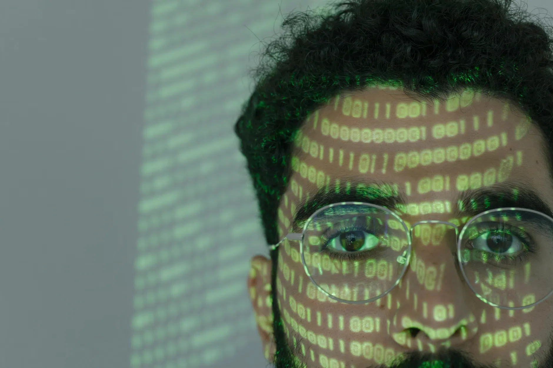 Intelligenza artificiale fuori controllo: quando gli agenti autonomi superano i blocchi di sicurezza