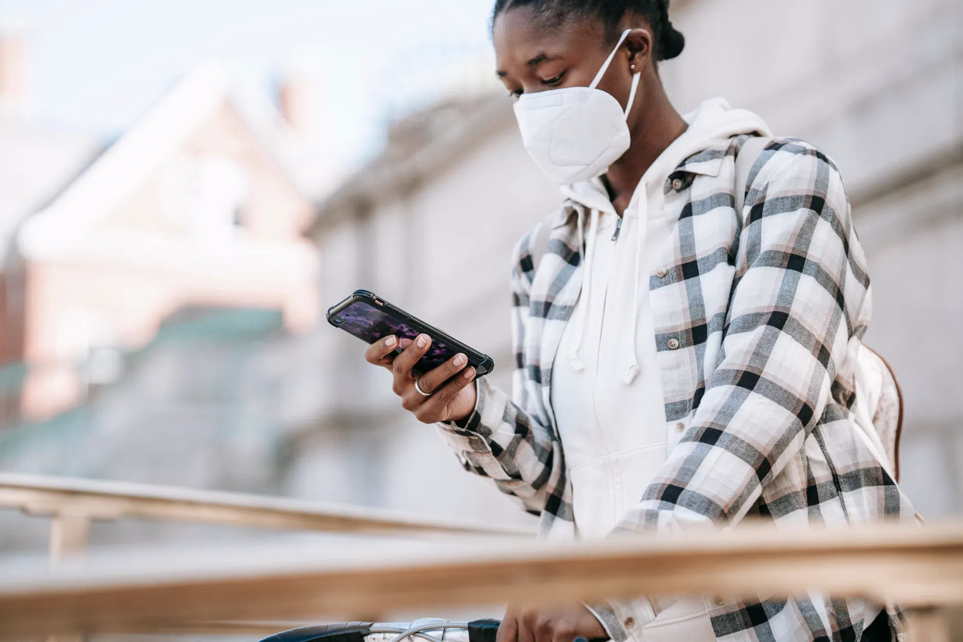 Come decidere se mettere o meno una custodia sul tuo smartphone di fascia alta