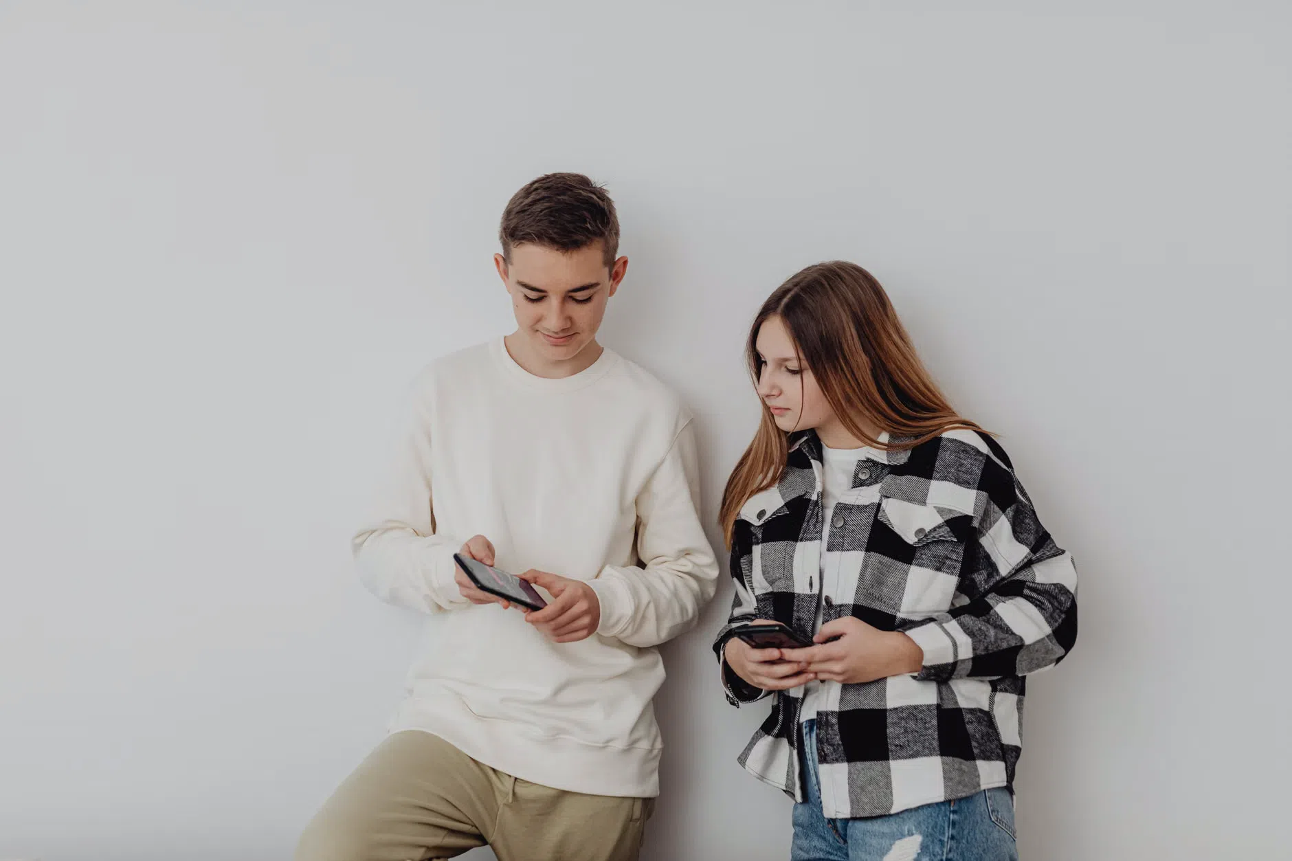 Intelligenza artificiale vista dai giovani: tra scetticismo, utilità pratica e preoccupazioni sociali