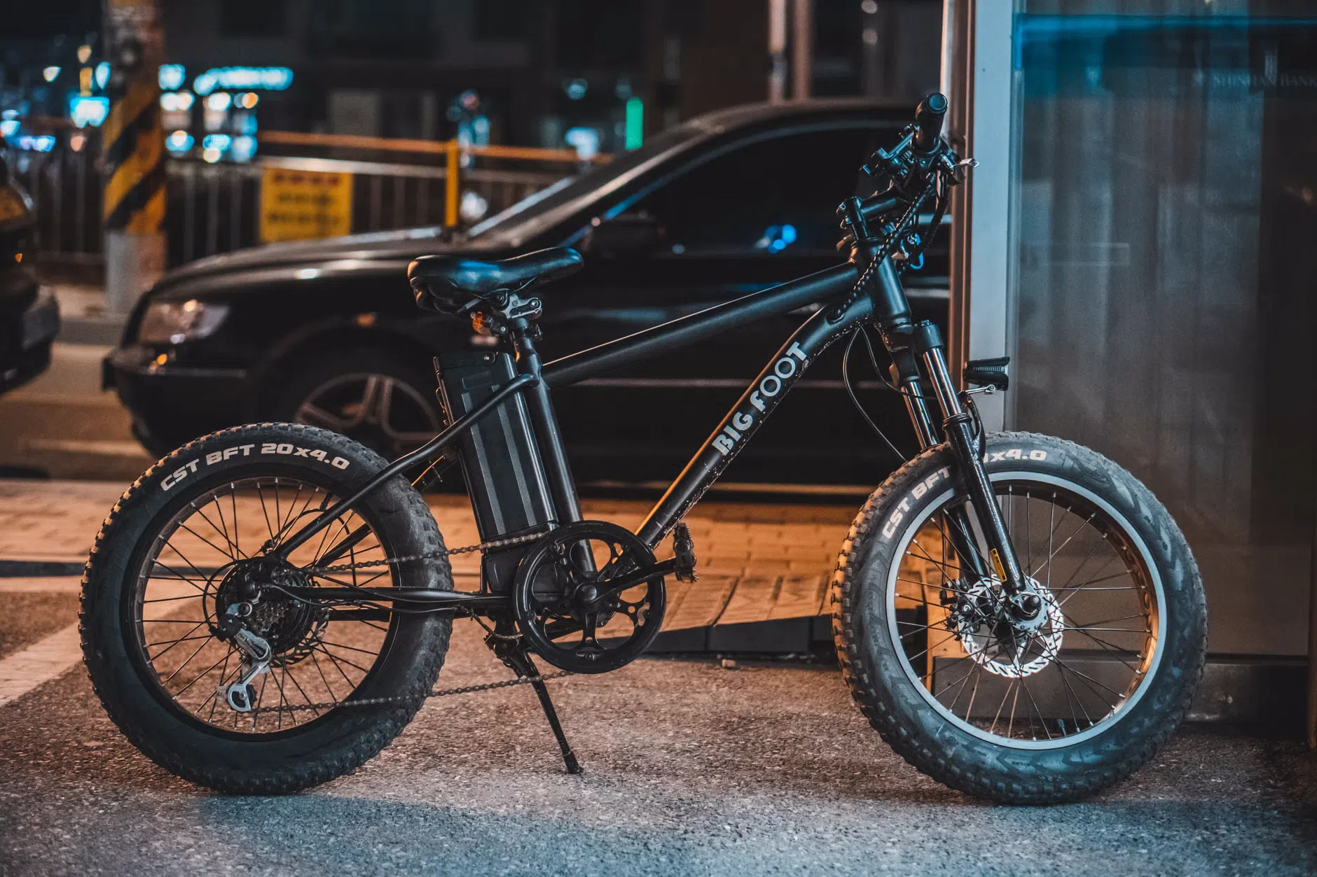 Engwe Zip: la e-bike pieghevole che fa saltare i vincoli del monopattino