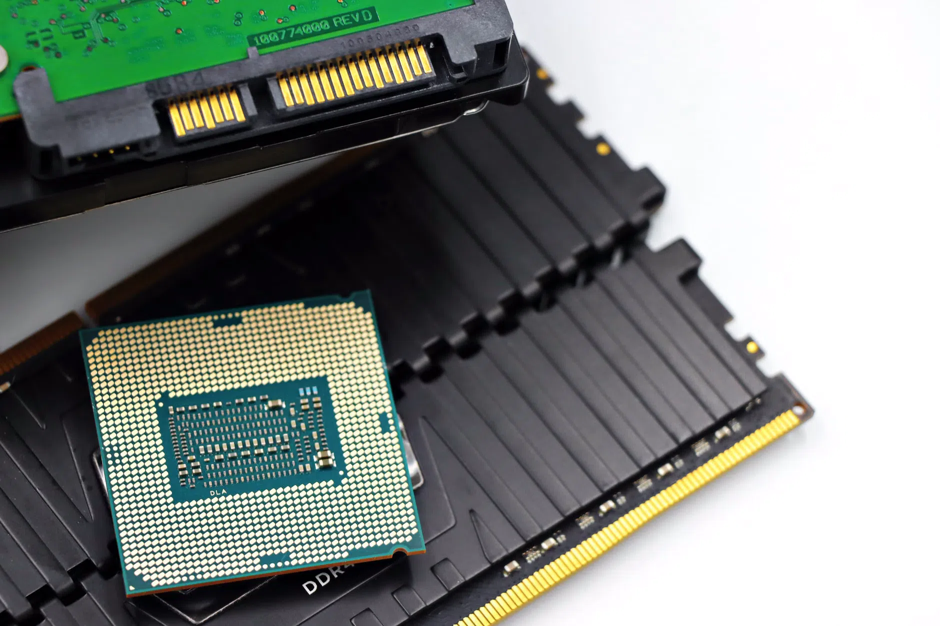 Windows 11 e la vulnerabilità Download More RAM: come aggira le difese