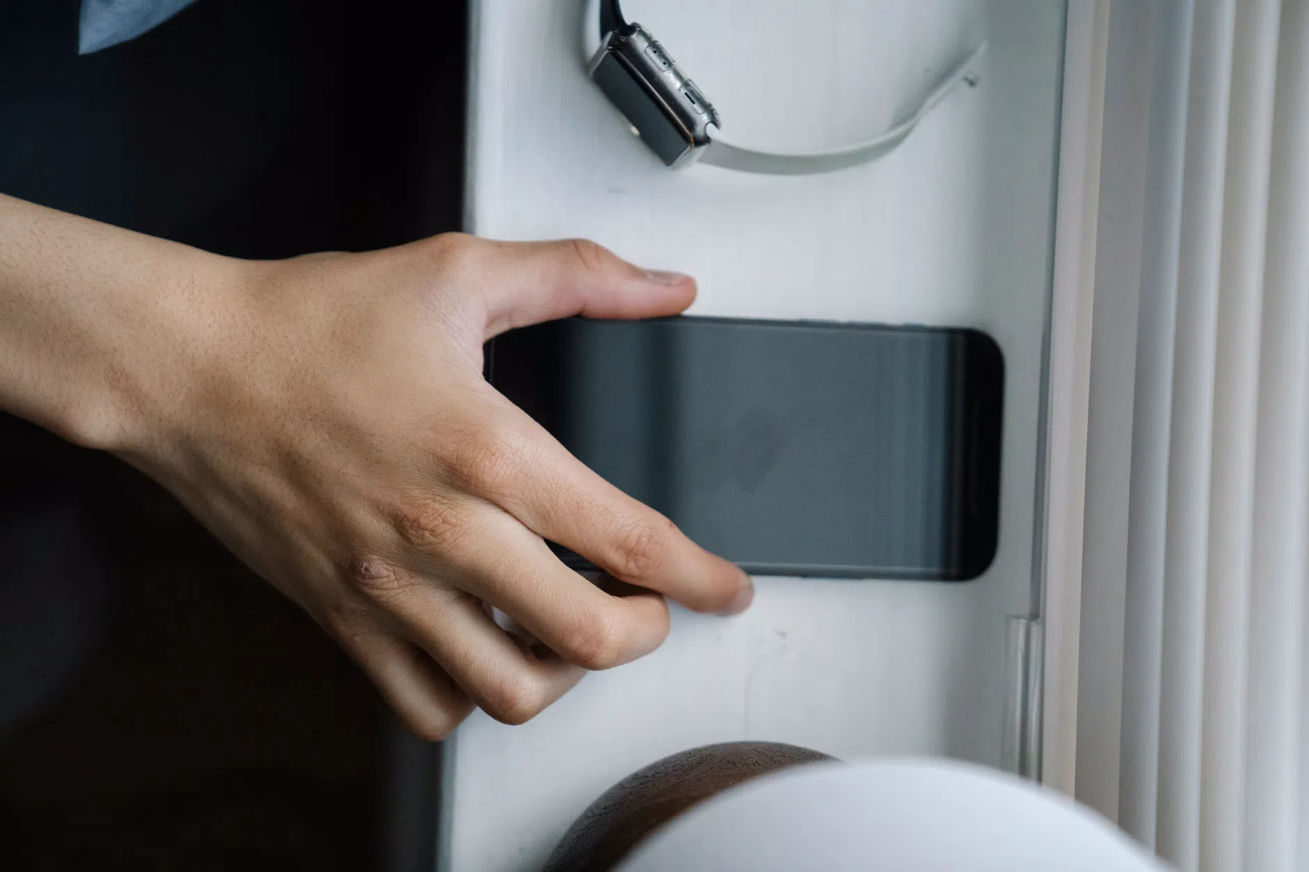 Apple Wrist Strap: il primo laccio da polso ufficiale per iPhone