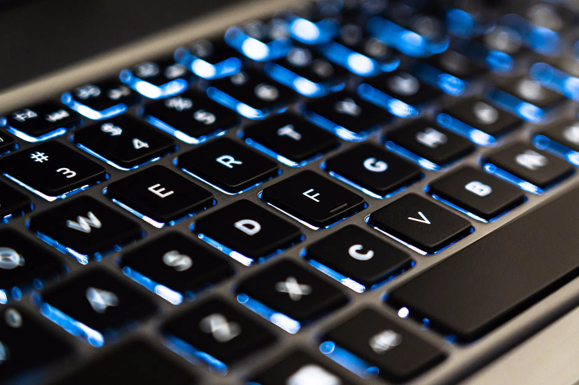 Tasto Copilot su Windows 11: come rimapparlo e cosa sapere