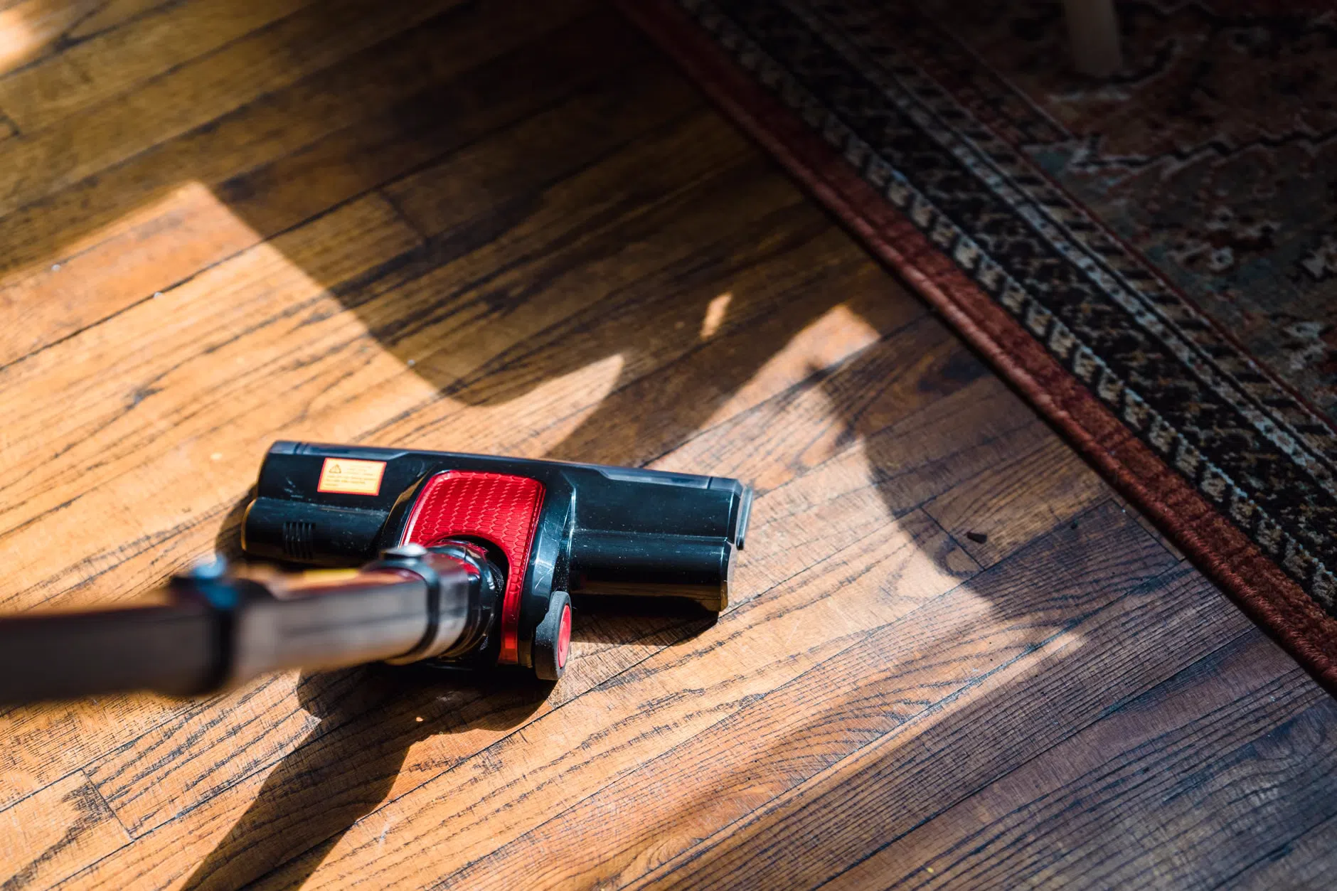 Come usare una lavapavimenti cordless: guida passo passo