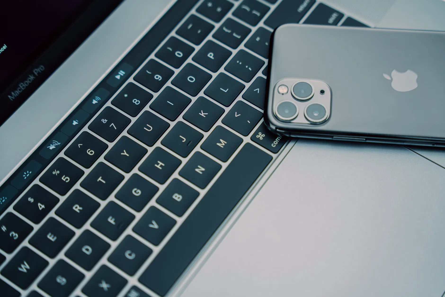 Clicks Communicator: specifiche migliorate e accessori in vista del lancio