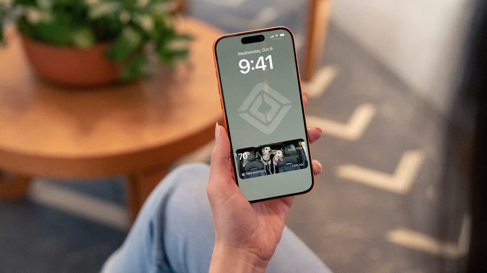 Rivian R2: la telecamera per animali arriva sulla schermata di blocco dello smartphone