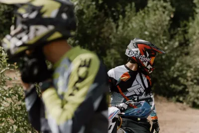 GoPro brevetta casco moto con rilevamento acustico degli angoli ciechi