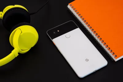 OnePlus 16: svelati design, colori e configurazioni di memoria