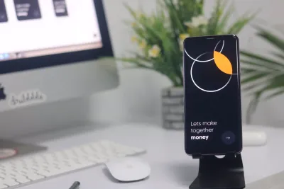 Motorola prepara il suo pieghevole wide: design e fotocamere in stile libro