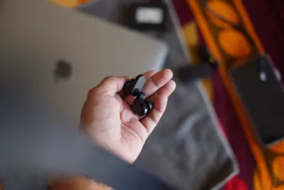 Apple AirPods Pro 3 in offerta: 28% di sconto su Amazon