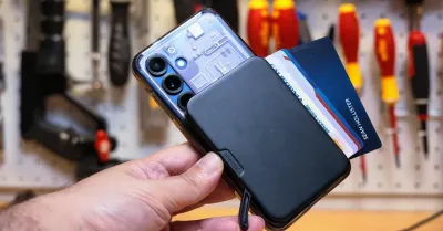 OhSnap Wallet 2: il portafoglio a leva modulare che si attacca al tuo smartphone