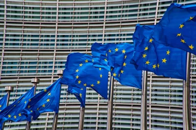UE concede più tempo alle telco per dismettere Huawei e ZTE